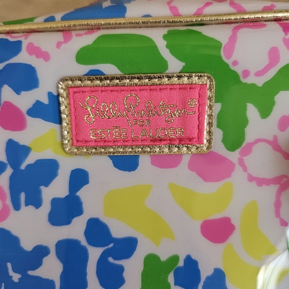 Lilly Pulitzer For Estée Lauder Floral Vinyl Makeup Bag - Picture 2 of 7